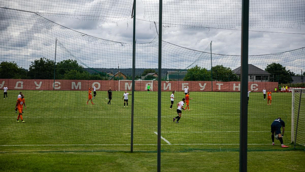 Partido Ucrania duró 4,5 horas por las alarmas antiaéreas
