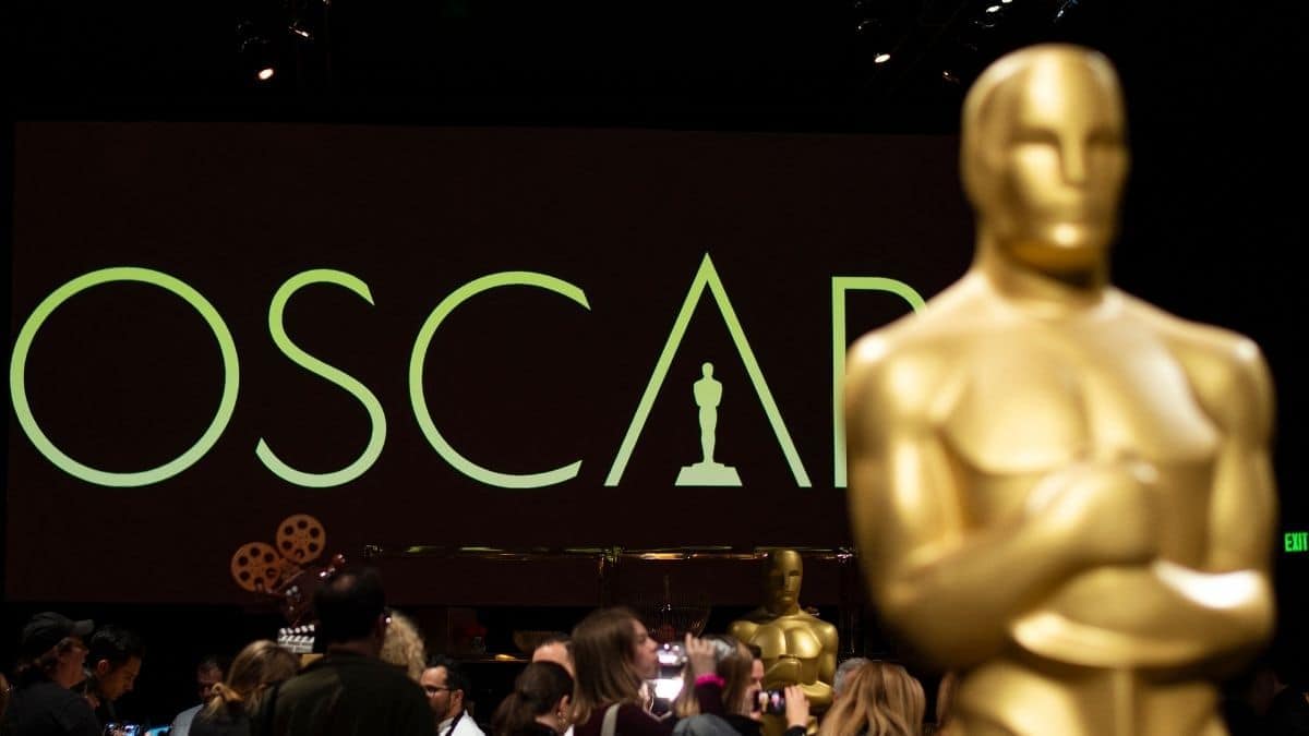 The 2026 Oscars Night Kicked Off in Hollywood with Humor, Stars, and First Awards