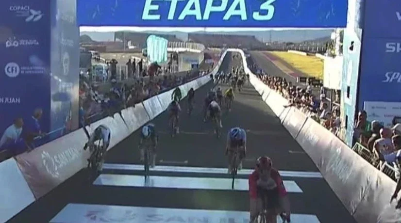 Foto: @Movistar_Team Fernando Gaviria, cuarto en etapa 3 de la Vuelta a San Juan 2023