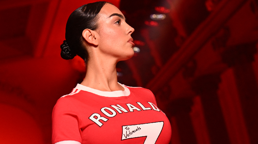 Georgina Rodríguez homenajeó a Cristiano Ronaldo en la Semana de la Moda de París: fotos