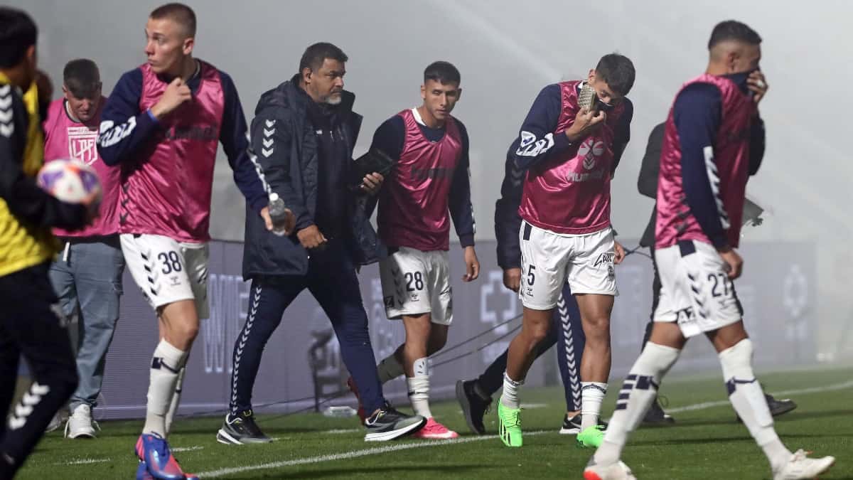 Árbitro y futbolistas sobre incidentes en Gimnasia-Boca Juniors