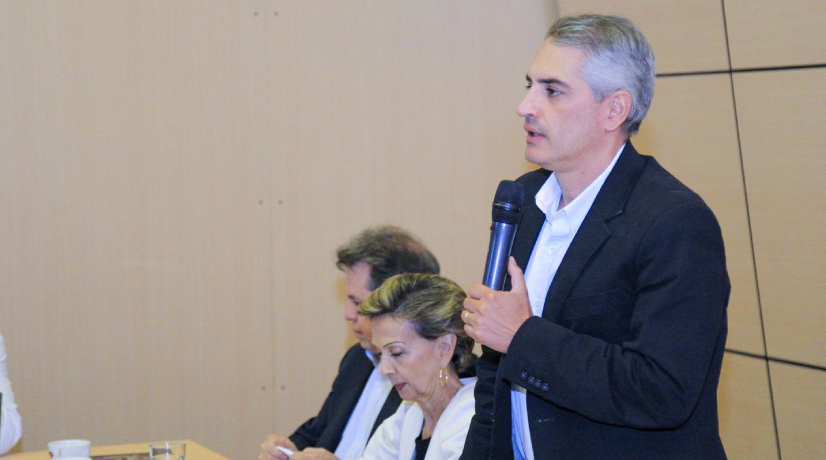 Gobernador electo de Antioquia cuestionó la paz total