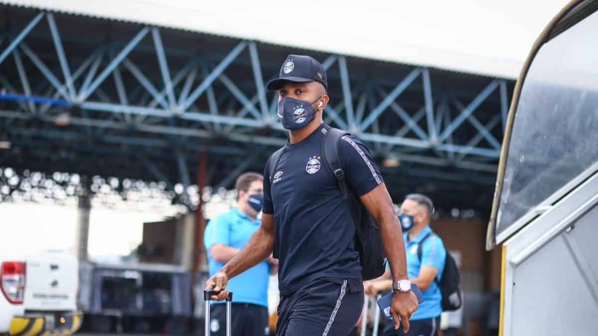 Santos, Sao Paulo y Paranaense se salvan del descenso en Brasil