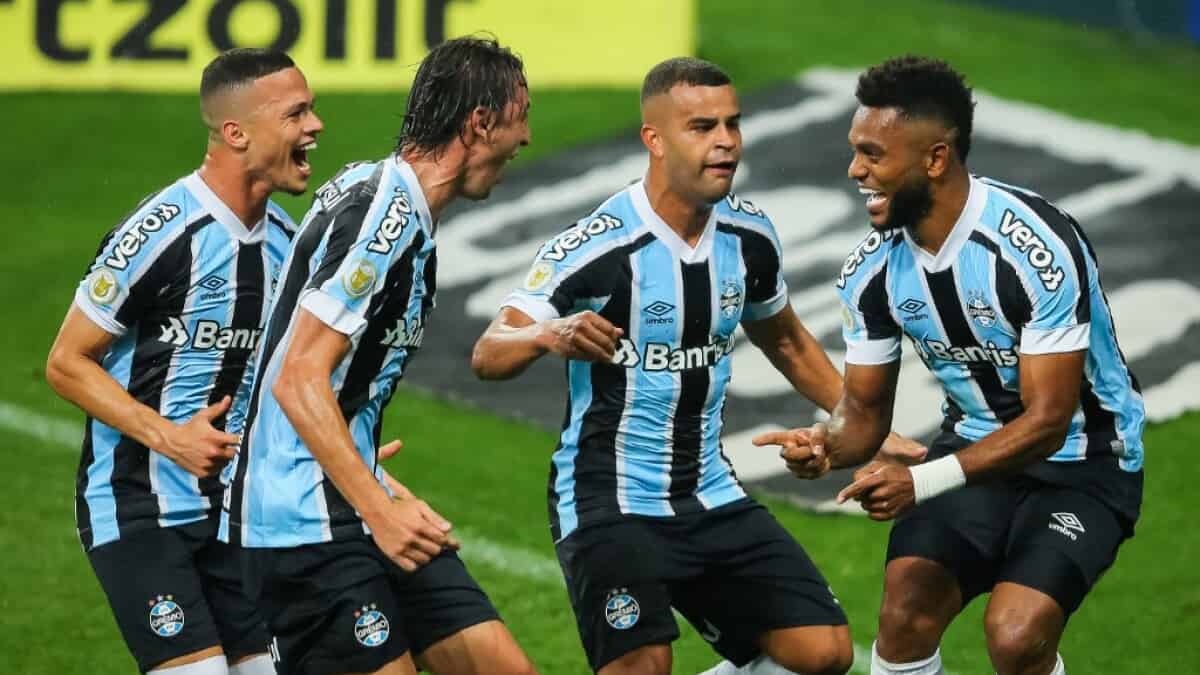 Gremio anunció la salida de tres jugadores