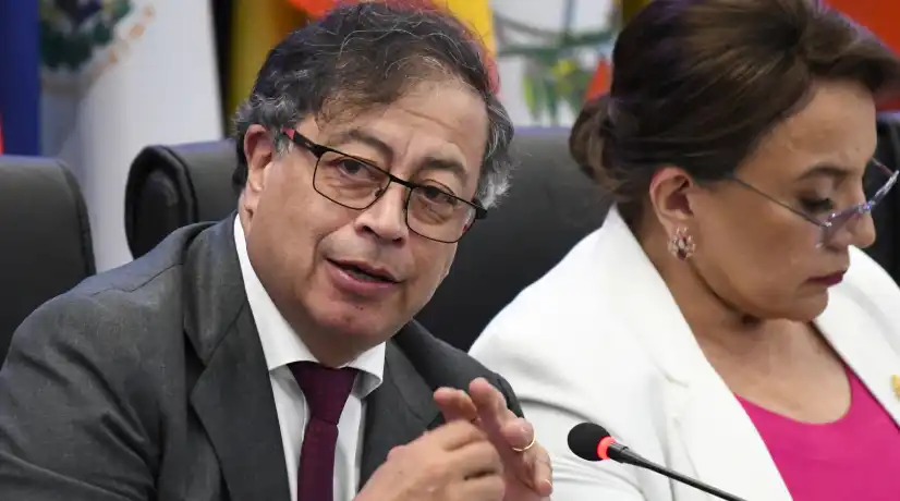 Petro pide suspender la 'vaca' por las vías 4G: asegura que "puede ser infiltrada por dineros sucios"