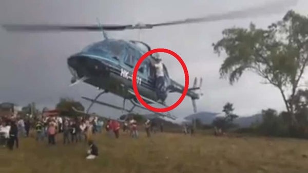 Hombre se colgó de un helicóptero mientras despegaba en Cáqueza, Cundinamarca Hombre se colgó de un helicóptero mientras despegaba en Cáqueza, Cundinamarca
