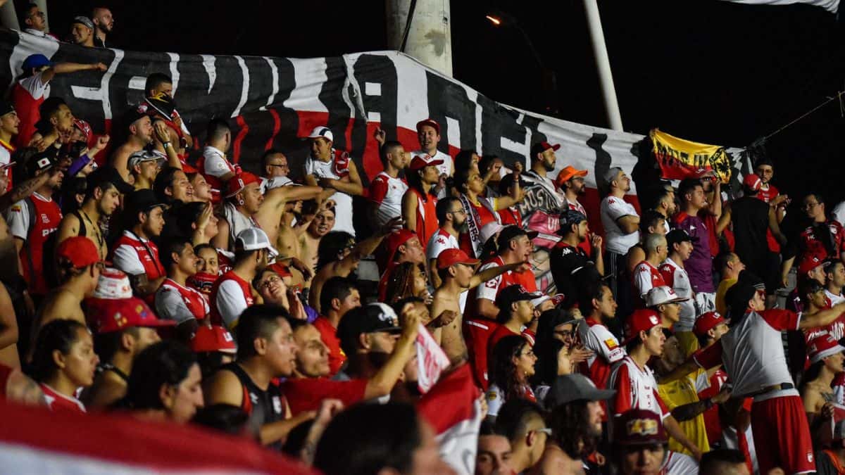 Hinchada de Santa Fe denuncia ataque del Clan del Golfo