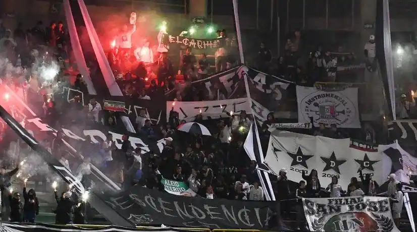 Hinchas del Once Caldas estallaron contra directivos del club por incoherencia en plan de abonos