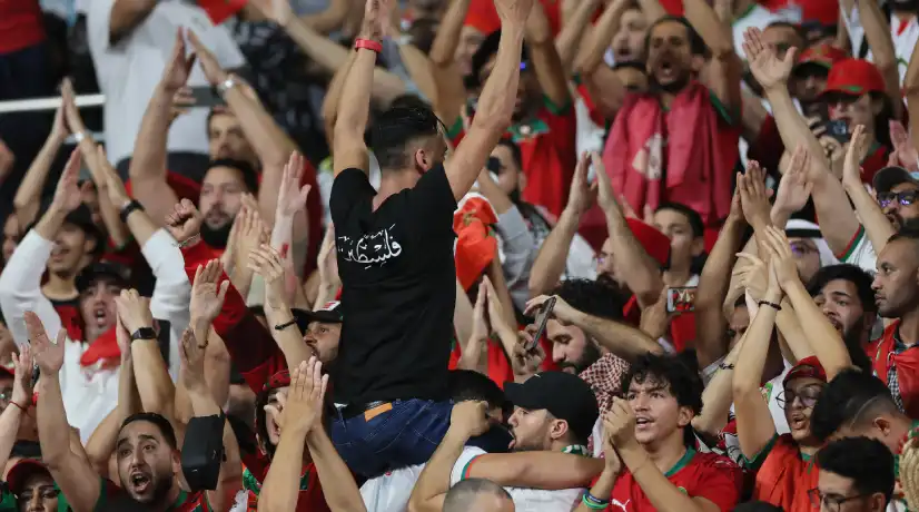 Al estilo japonés: El gesto de los hinchas marroquíes tras partido contra Croacia