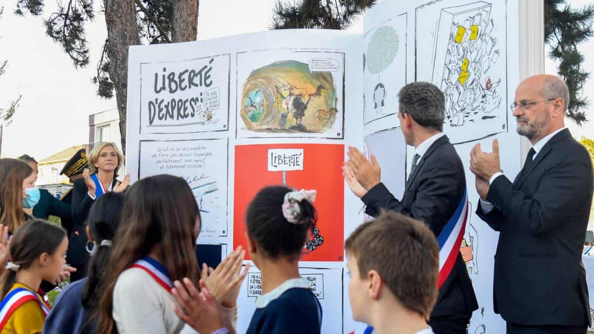 Francia rindió homenaje a profesor asesinado por joven islamista