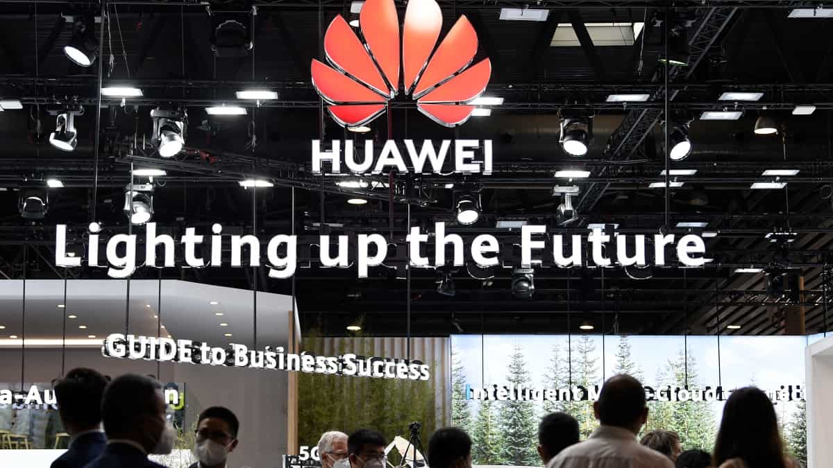 Ingresos de Huawei se desploman un 32% en primeros tres trimestres de 2021