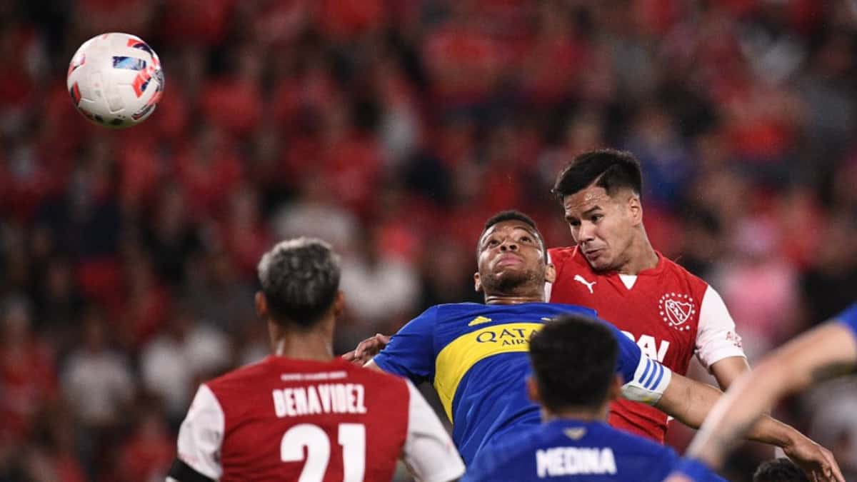 Con los colombianos, Boca cayó ante Independiente