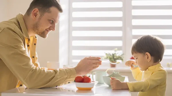 Nutrición infantil: hábitos clave para una alimentación saludable desde la niñez Nutrición infantil: hábitos clave para una alimentación saludable desde la niñez