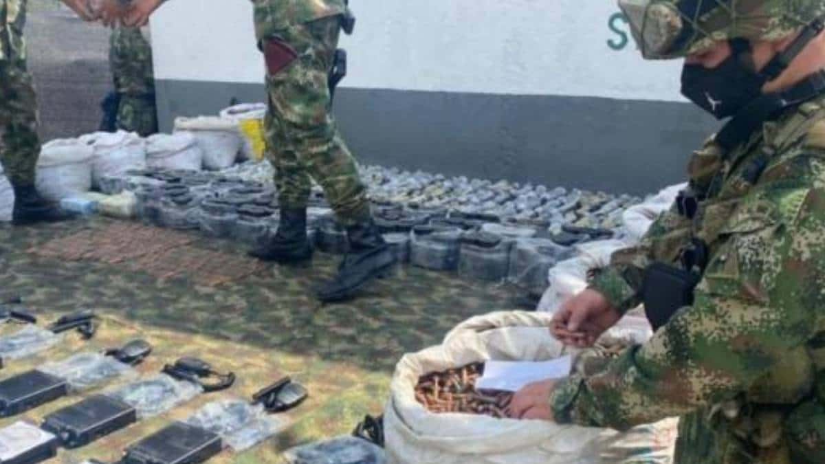 Hallan camión con explosivos que iba a Bogotá