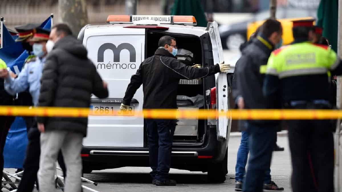 Incendio en oficina bancaria abandonada de Barcelona deja 4 muertos