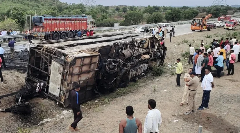 Grave incendio de autobús en India dejó 25 muertos