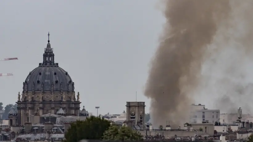 Fuerte explosión en un edificio de París dejó 37 personas heridas