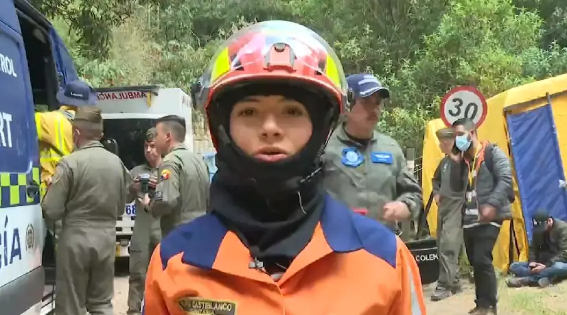 La mujer que apaga incendios en los cerros de Bogotá