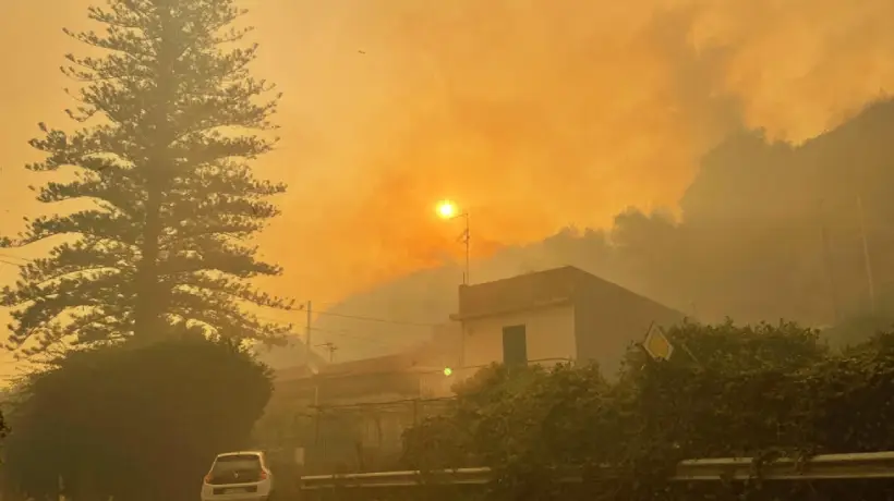 Incendios en Sicilia, Italia, han dejado dos muertos y cientos de evacuados