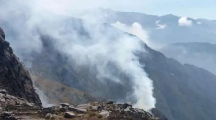 Incendios en Sierra Nevada en zona de difícil acceso