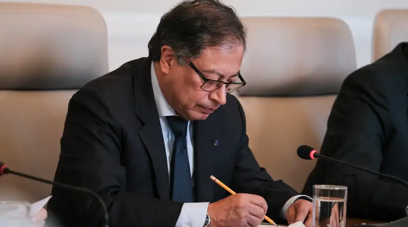 Comisión de Acusación abre indagación previa a Petro