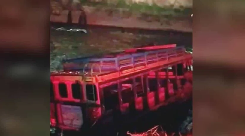 Ingeniero se cayó de una chiva y murió tras ser arrollado por las llantas traseras