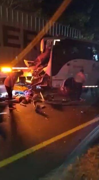 Accidente de tránsito en la vía Bogotá-Ibagué 1