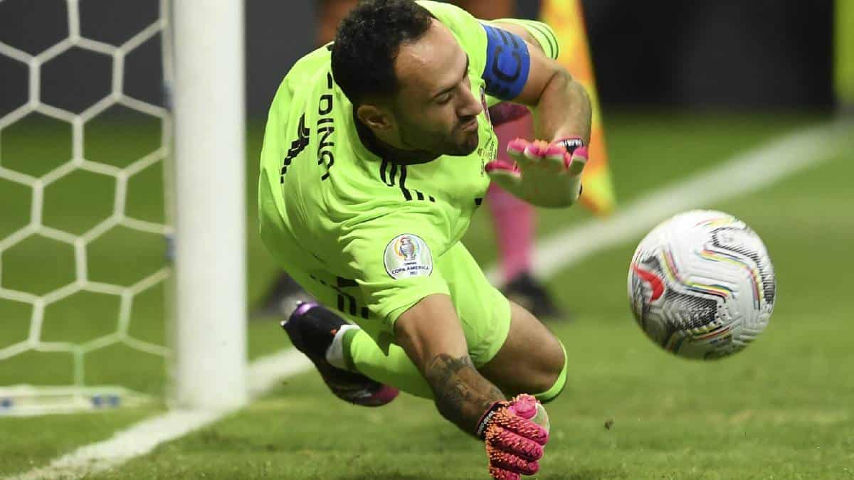David Ospina ataja penal ante Uruguay