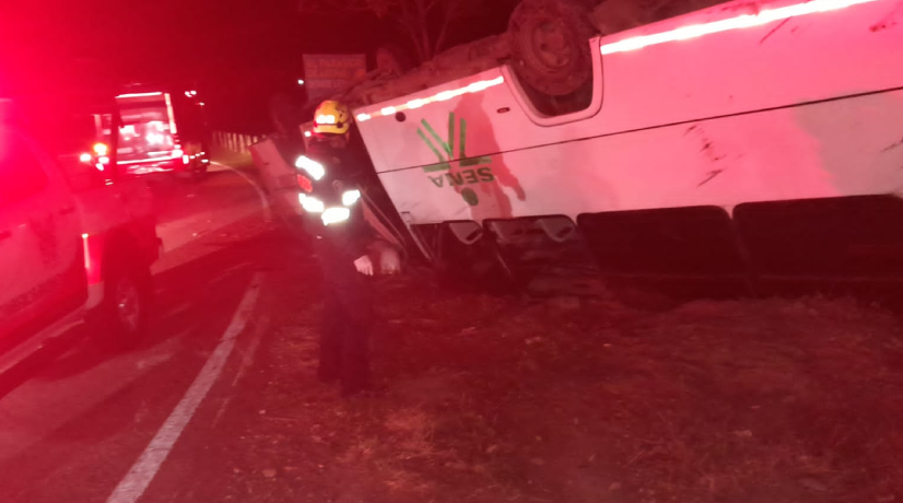 Bus del Sena sufrió aparatoso accidente en vía de Cundinamarca - Foto: Cortesía