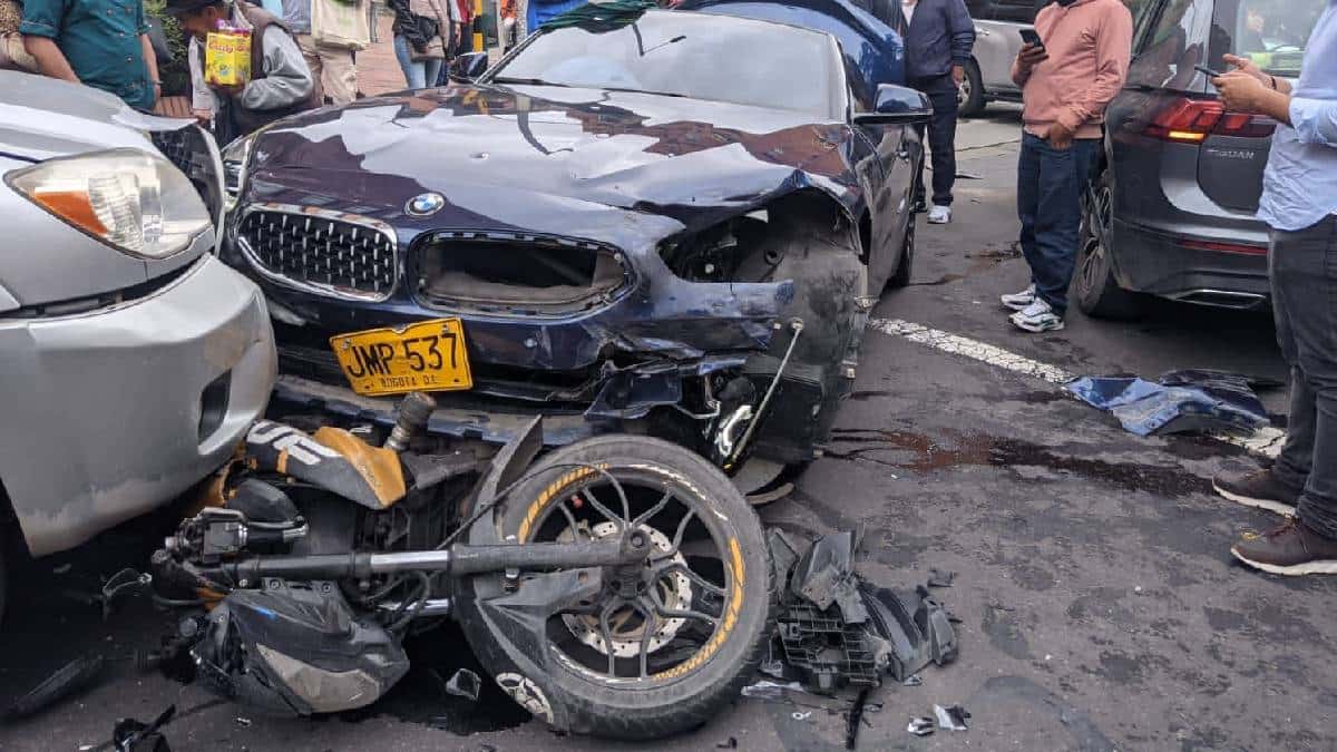 Conductor de BMW estrelló a ladrones en Bogotá - Foto: Noticias RCN