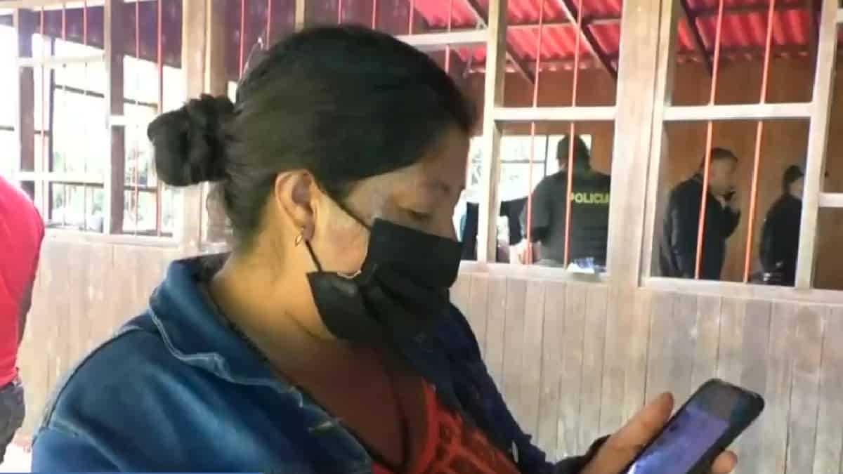 Mujer se aferra a la esperanza de encontrar a su hija.