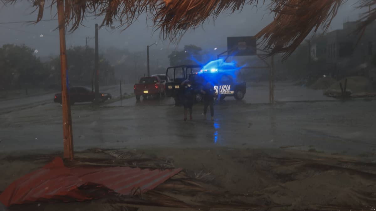 Paso del huracán Agatha en México