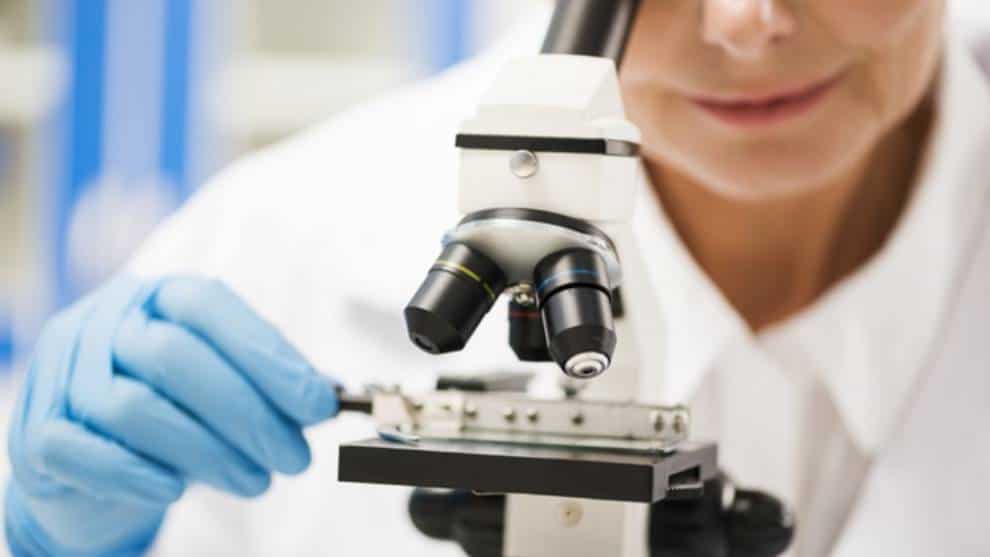 Estados Unidos acusa a China de intentar robar investigación para vacuna del covid-19