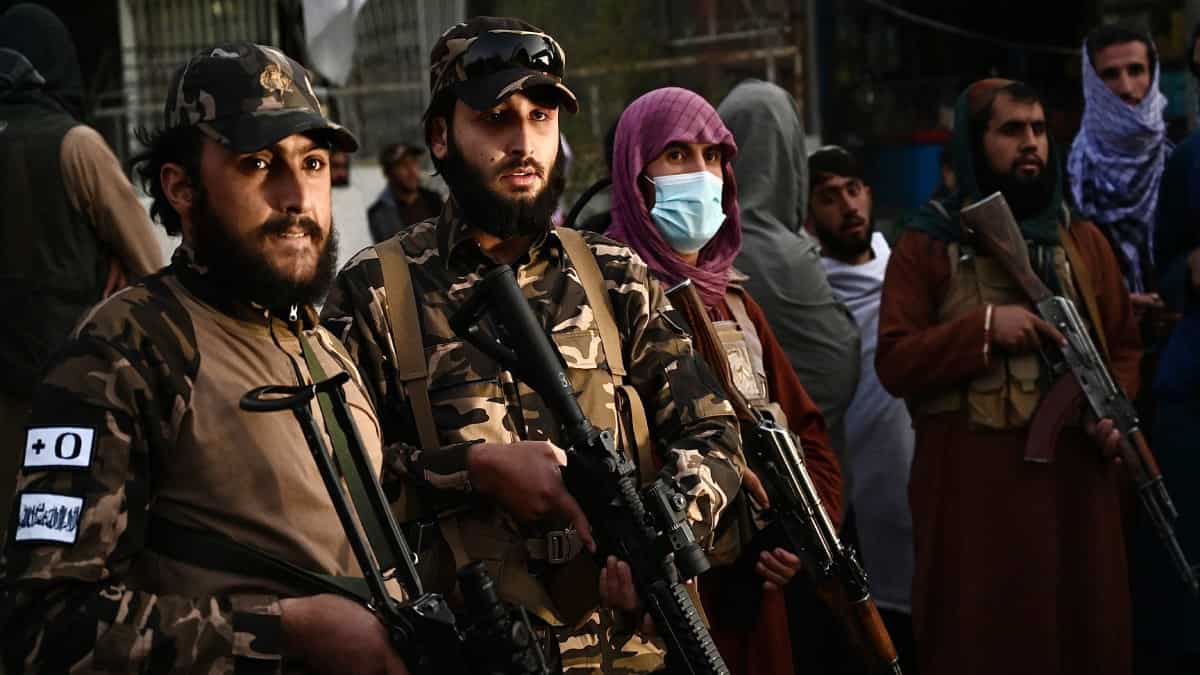 Estado Islámico vs Talibanes: una rivalidad política y de guerra