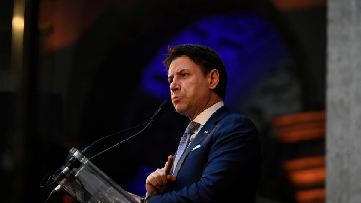Guissepe Conte presentó su renuncia como primer ministro de Italia