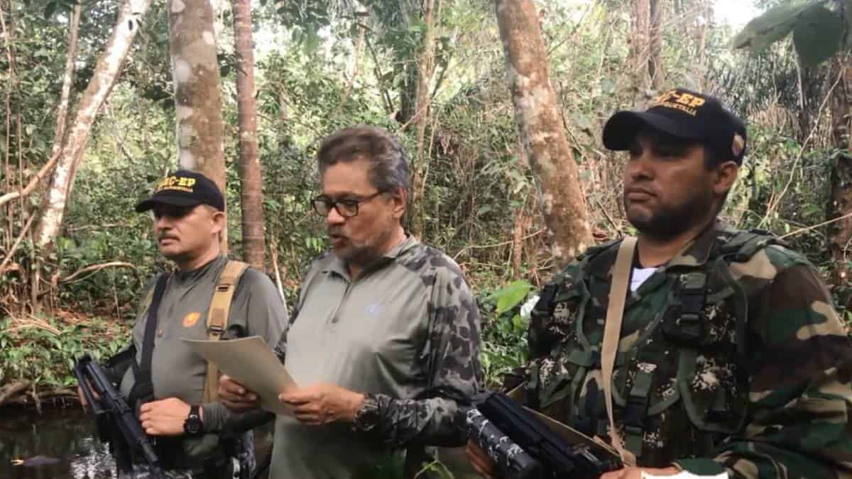 Reapareció Iván Márquez, desde la selva y con fusil