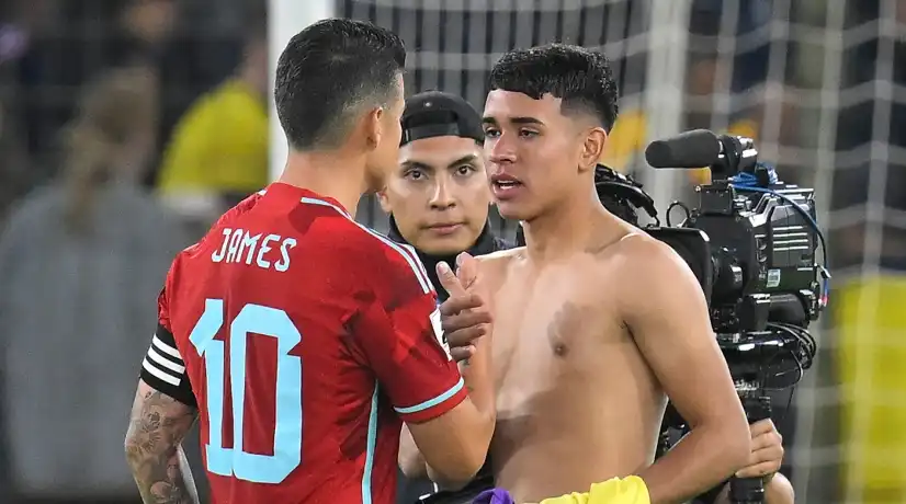 James Rodríguez desató locura en Ecuador por inesperada acción al final del partido