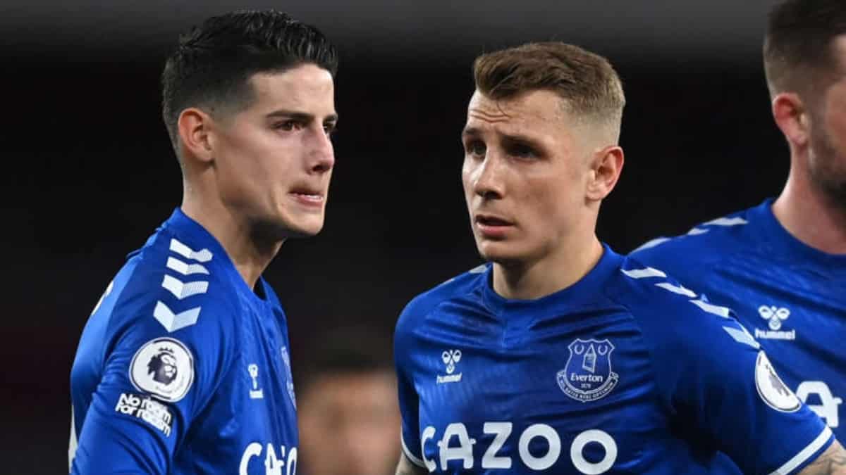 James Rodríguez y Lucas Digne contra Rafa Benítez en el Everton