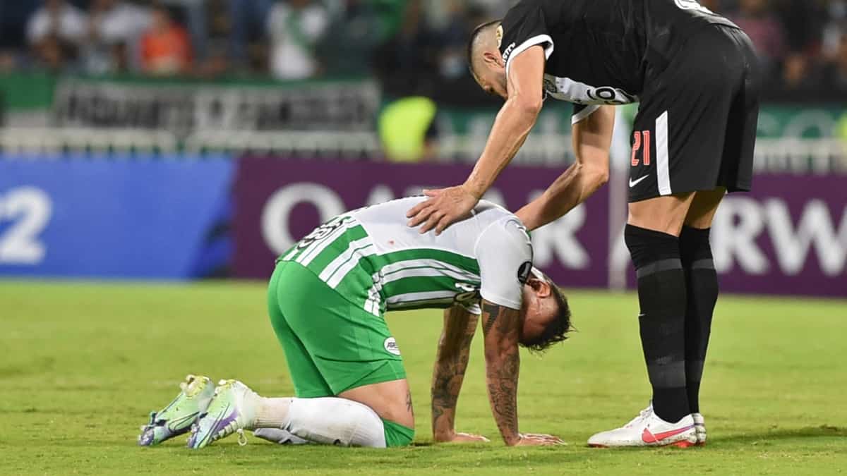 Jarlan Barrera y Hernán Darío Herrera tras eliminación de Nacional en Libertadores