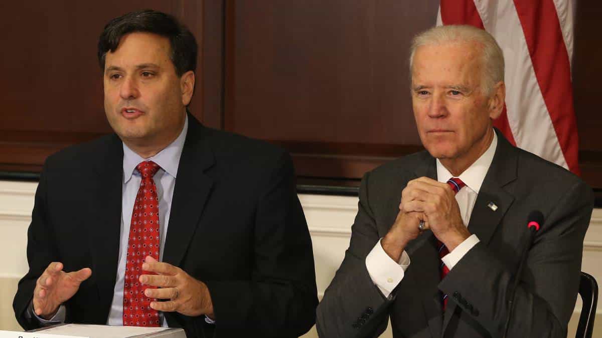 Joe Biden nombró a Ron Klain como jefe de su futuro gabinete
