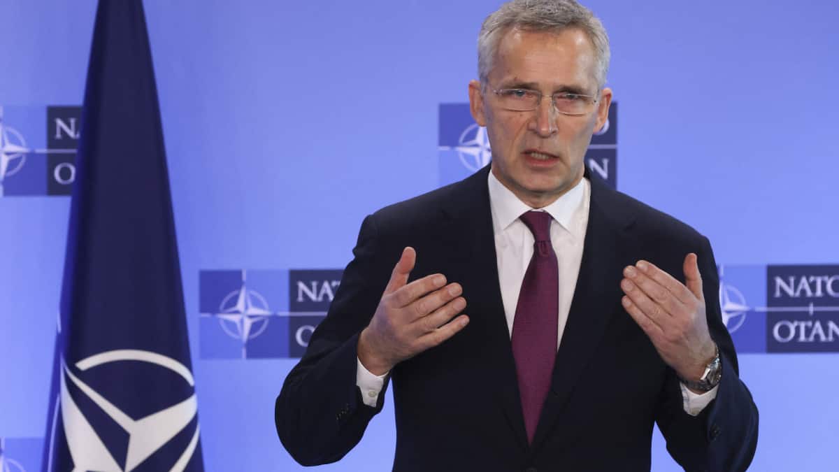 Jefe de la OTAN condena como “irresponsable” ataque de Rusia a planta nuclear