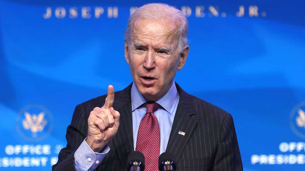 Joe Biden calificó como farsa el proceso de vacunas llevada a cabo por Donald Trump