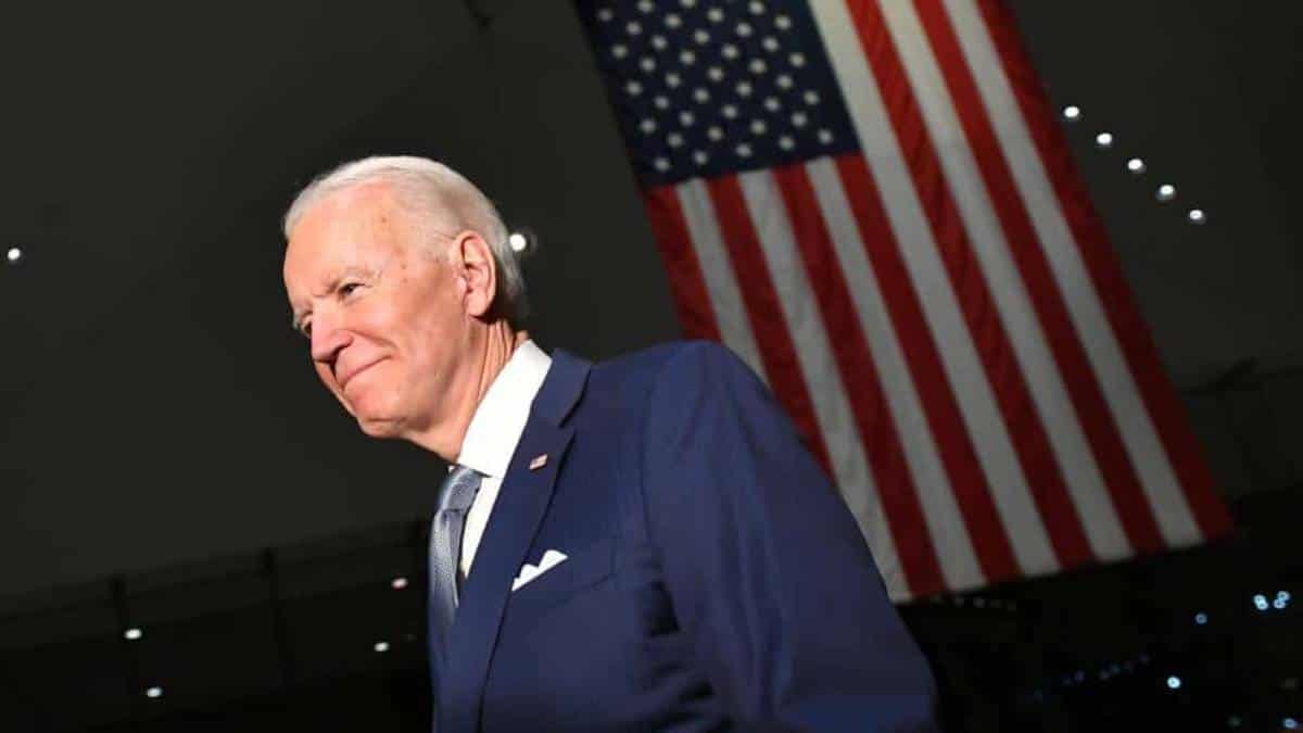 Biden se compromete a reunir a niños migrantes con sus padres, si llega a la Presidencia