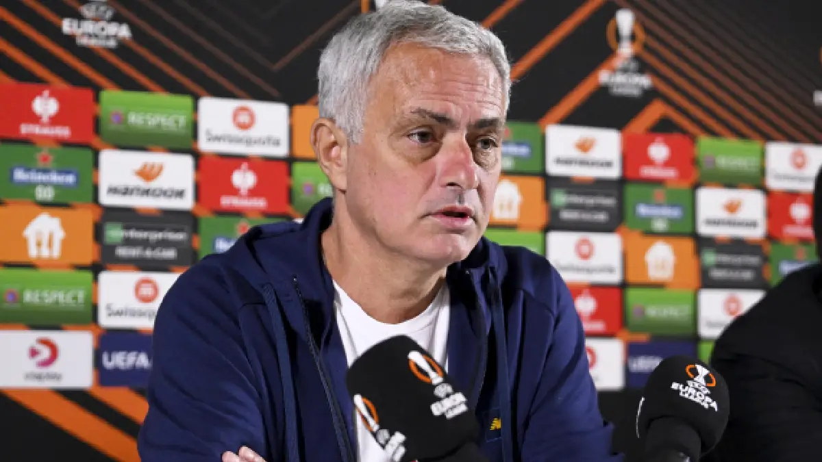Mourinho dirigiría a Portugal y la Roma al tiempo