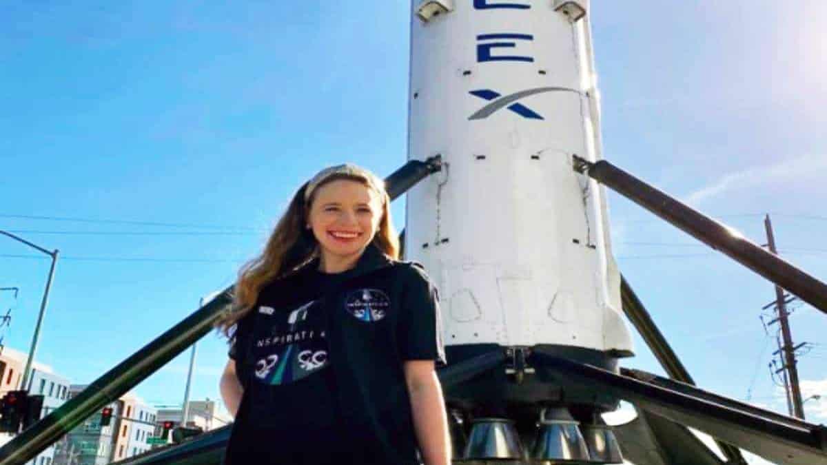 Estadounidense Hayley Arceneaux visitará el espacio sin astronautas