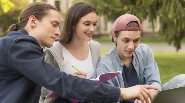 Jóvenes a la U: se acerca el plazo para reclamar subsidio de de $1.300.000 Jóvenes a la U: se acerca el plazo para reclamar subsidio de de $1.300.000