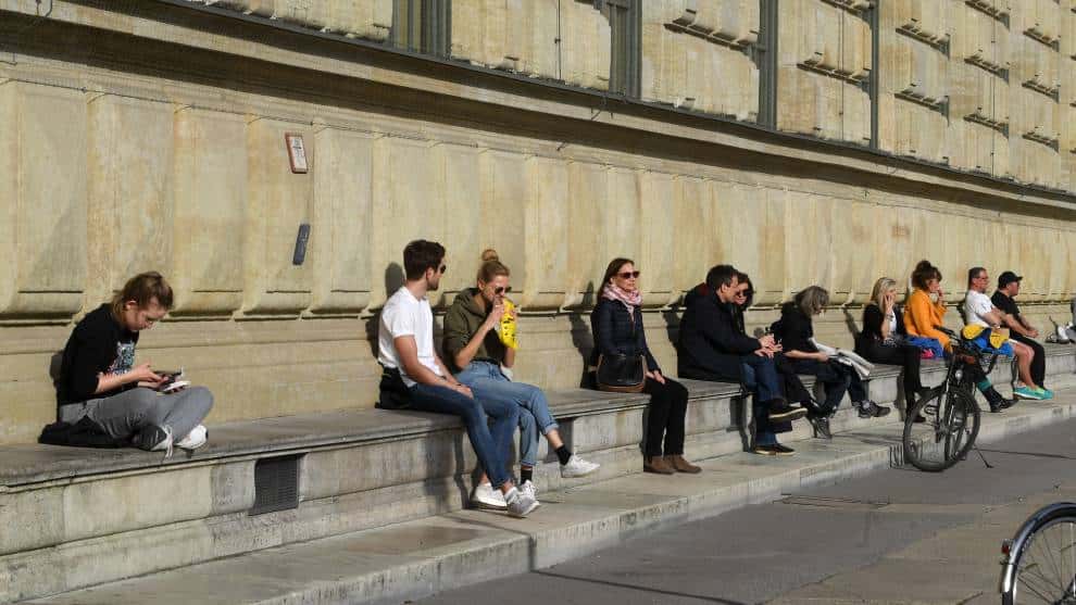 Autoridades alertan a jóvenes, tras la muerte de dos menores por coronavirus
