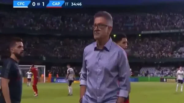 Juan Carlos Osorio incendió el clásico: sus gestos hacia la hinchada rival generaron confrontación: video Juan Carlos Osorio incendió el clásico: sus gestos hacia la hinchada rival generaron confrontación: video