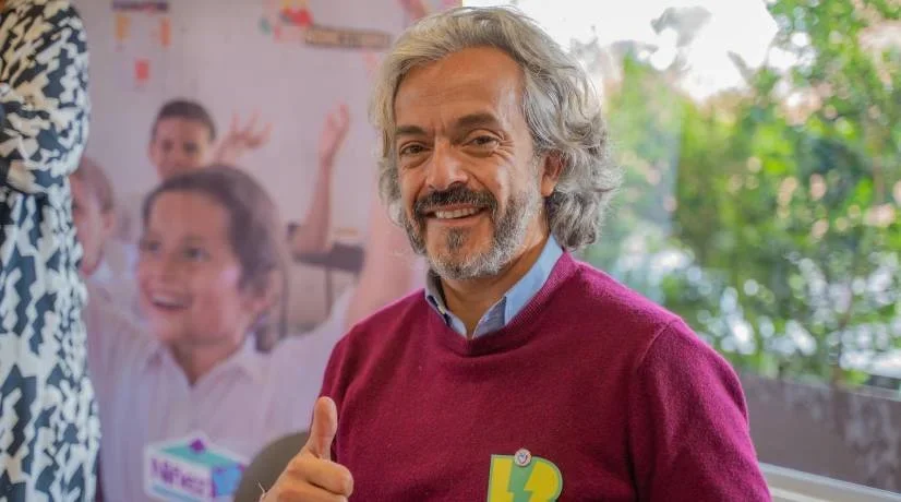 Juan Daniel Oviedo oficializó su candidatura a la Alcaldía Mayor