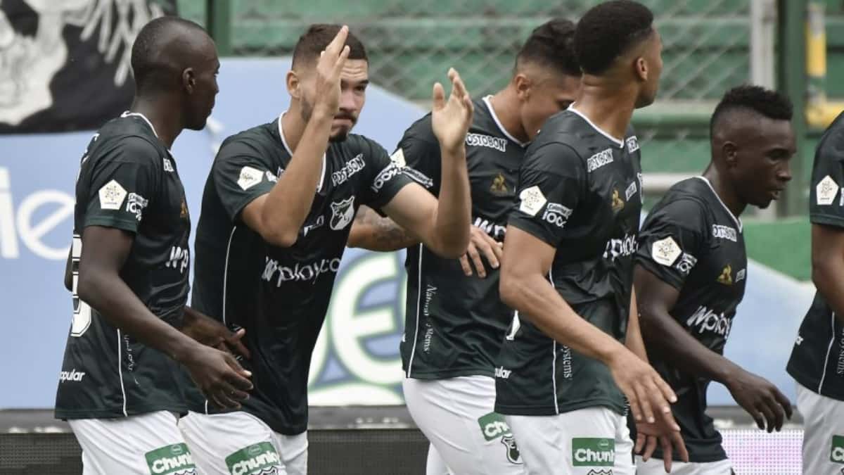 Foto: @AsoDeporCali Juan Caldera, futbolista del Cali, sufrió robo en restaurante